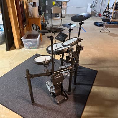 Roland TD-17KV V-Drum Kit with Mesh Pads (Accessories Included) image 3
