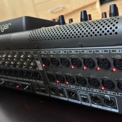 Behringer X32 Compact 40-Input 25-Bus Digital Mixing Console 2013 - Present - Standard image 3