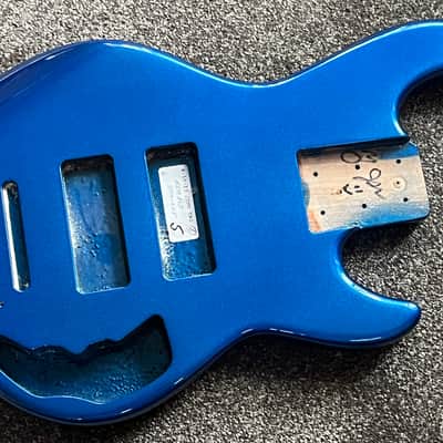 G&L CLF Research L-2500 S750 bass body USA Midnight Blue Metallic Bild 1