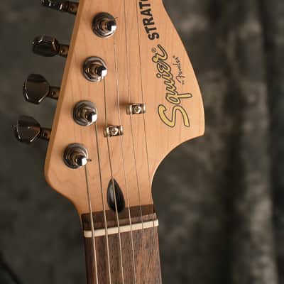Squier by Fender Standard Fat Stratocaster Silver Sparkle w Deluxe Hardshell Case Included image 2