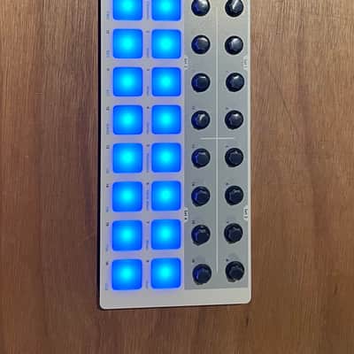 Arturia BeatStep MIDI Controller 2014 - Present - White image 3