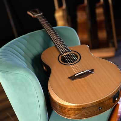 Washburn BTSC40SCE Bella Tono Suprema Solid Sitka Spruce Top Okoume Neck 6-String Acoustic-Electric Guitar image 2