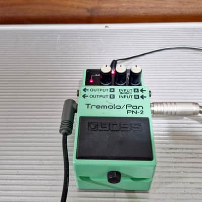 ギター BOSS Tremolo/Pan PN-2 Boss Tremolo/Pan PN-2 Pedal (1990's) - YouTube