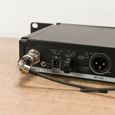 Shure SLX4 Wireless Receiver - L4 Band: 638-662 MHz (NO POWER SUPPLY) CG013ED image 7