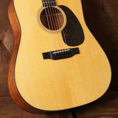 Martin D-18 image 9