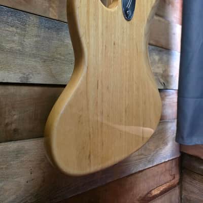 2006 American Vintage Reissue '75 J-Bass Natural w/case image 20