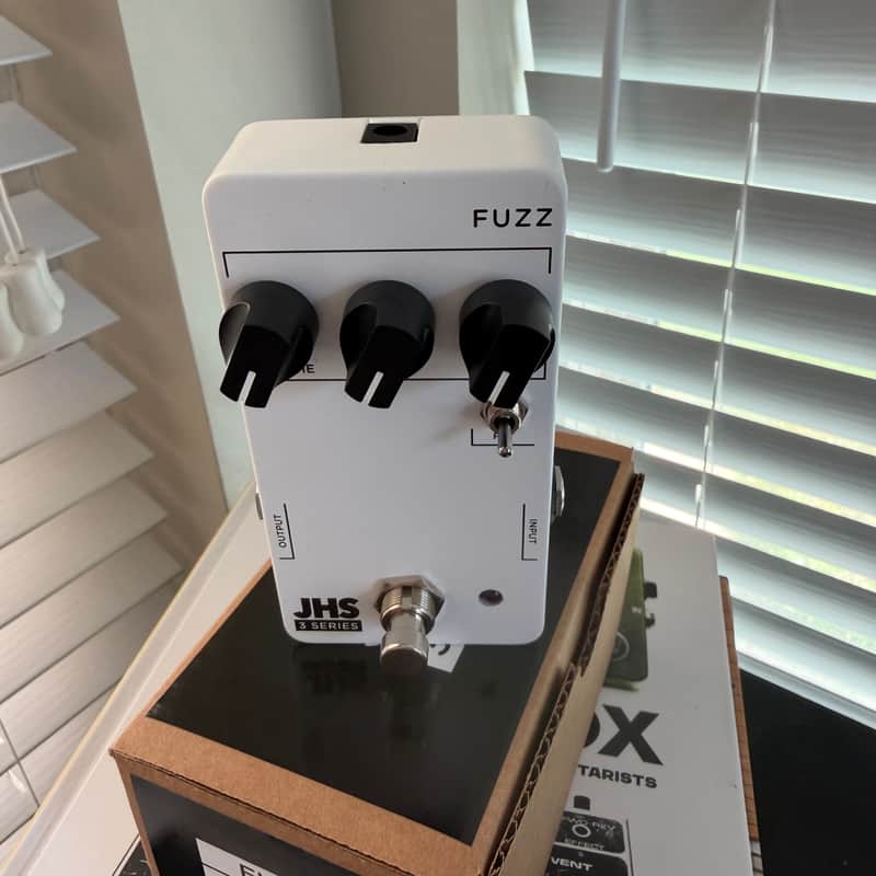 JHS 3 Series Fuzz