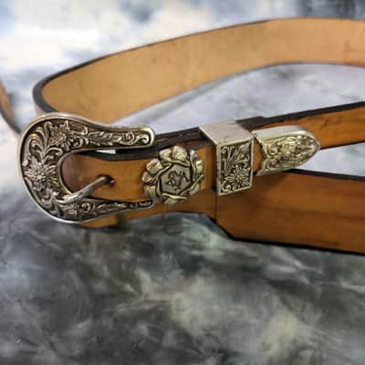 Leather New Old Stock USA "Old School" Style Full Grain Leather Cowboy Silver Buckle Fancy Guitar Strap Metal Buckle Case Candy image 4
