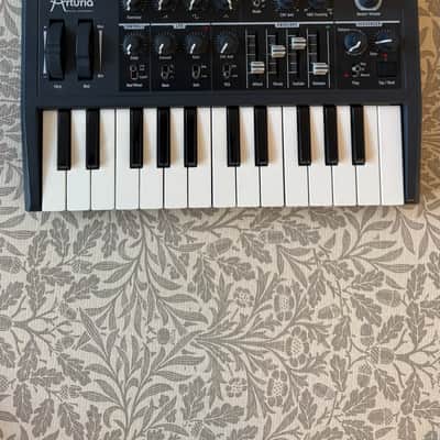 Arturia MicroBrute 25-Key Synthesizer 2014 - Present - Black