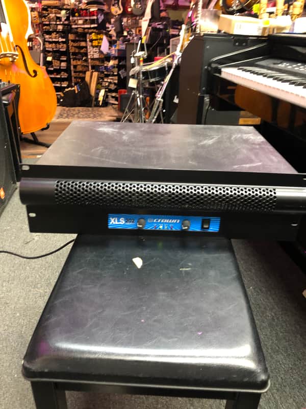 Crown XLS 202 Power Amp image 1