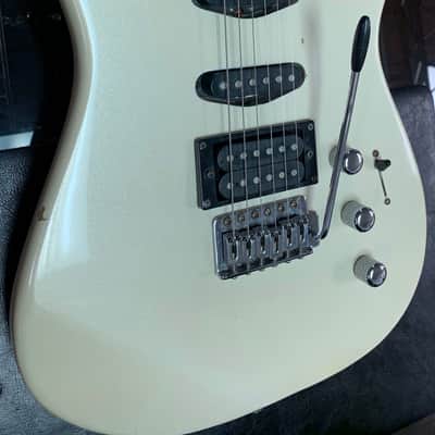 Squier II by Fender Stratocaster Pearl Metallic 1989 image 3