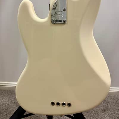 Fender American Professional II Jazz Bass Olympic White with Maple Fretboard image 2