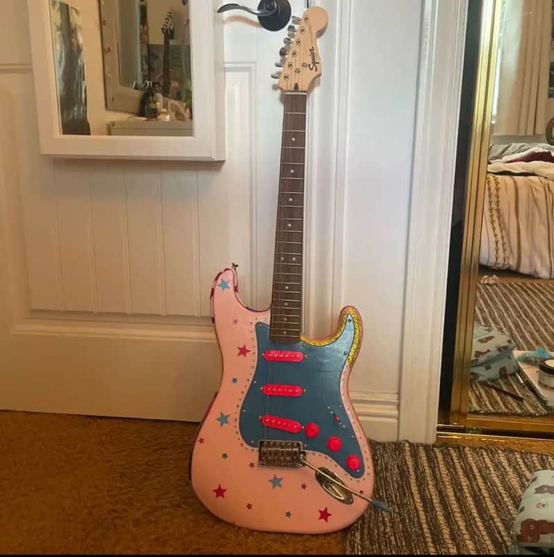 Fender "Squier Series" Standard Stratocaster with Maple Fretboard 1992 - 1996 - Arctic White image 1