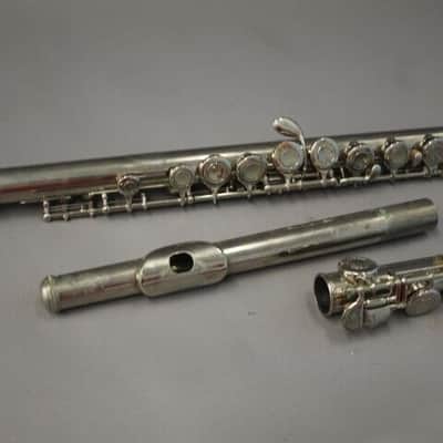 Yamaha YFL-225N Flute with Case. Japan. Very Good condition. image 2