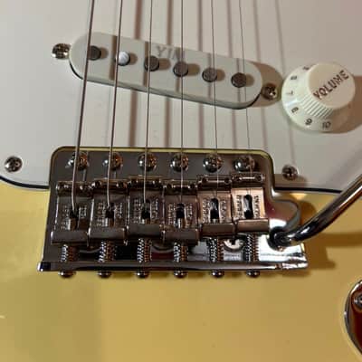 Fender Yngwie Malmsteen Artist Series Signature Stratocaster with Maple Fretboard 2007 - Present - Custom Shop - 1 of 2- Vintage White image 12