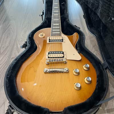 Gibson Les Paul Classic 2022 - Honeyburst image 1