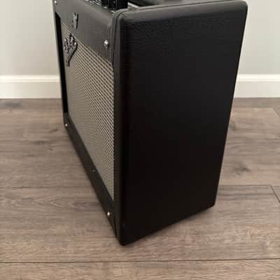 Fender Mustang I (v.2) 20W 8" Combo Guitar Amplifier With Fuse Editing Software image 13