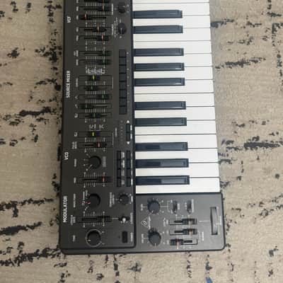 Behringer MS-1 / MS-101 Analog Synthesizer 2019 - Present - Black image 6