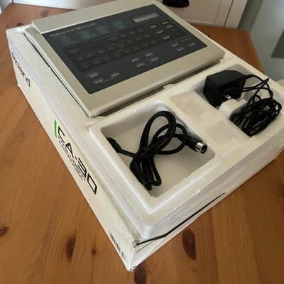 Roland Ca-30 intelligent arranger 1994 - White image 2