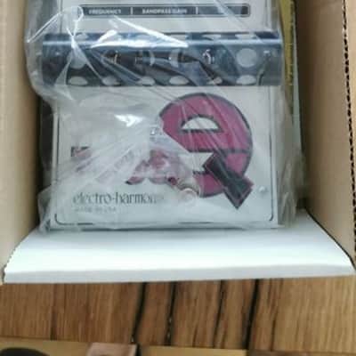 Electro Harmonix Tube EQ Analog Parametric / Shelving EQualizer 2009 - 2017 - Siver / Pink image 14