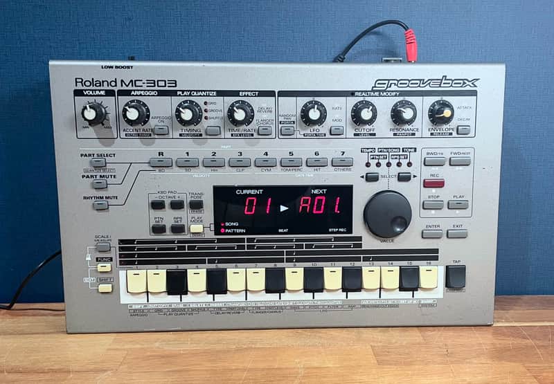Roland MC-303 Groovebox - Silver image 1