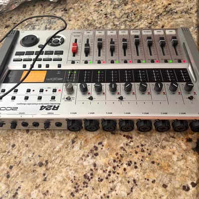 Zoom R24 USB Audio Interface / Digital Multitrack Recorder / Control Surface 2010s - Silver image 4