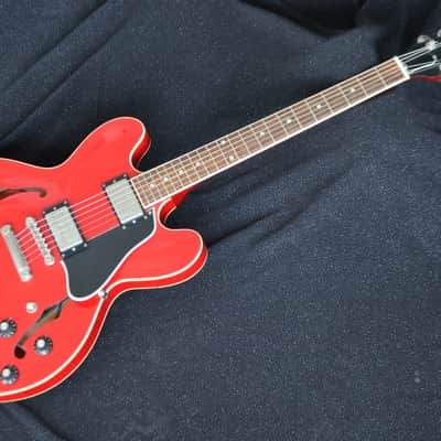 WEEKEND DEAL Gibson ES-335 made in USA 2006*20 years old semi acoustic in mint condition/one owner/frets 100%*lightweight=3,6kg*this beauty sounds/plays/looks really great*Gibson case made in Canada/not China*3290€ Bild 8