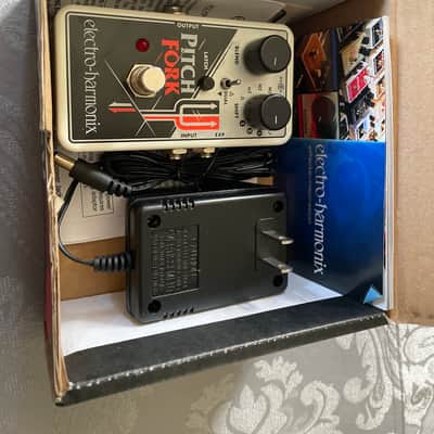 Electro-Harmonix Pitch Fork Polyphonic Pitch Shifter / Harmony Pedal 2014 - Present - Black / White / Red image 10