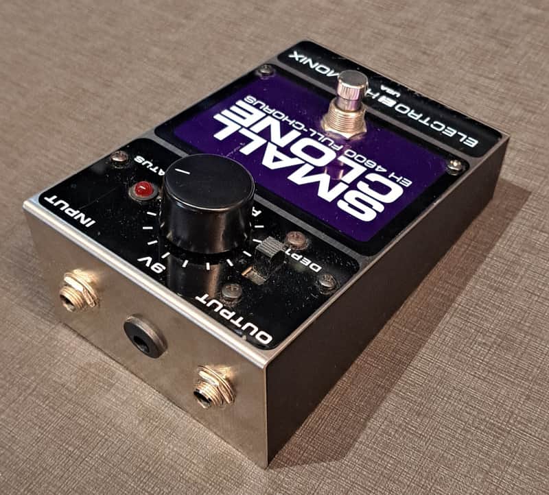 ELECTRO-HARMONIX SMALL CLONE EH 4600 FULL-CHORUS GUITAR PEDAL