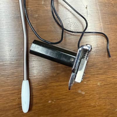 Fishman Powerbridge Piezo Strat Trem- Chrome image 3