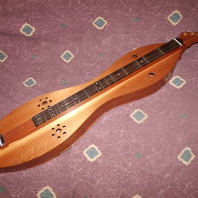 2001 David McKinney Mountain Dulcimer Co. hourglass resonator image 1