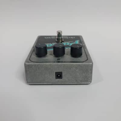 Electro-Harmonix Stereo Pulsar Analog Tremolo image 6
