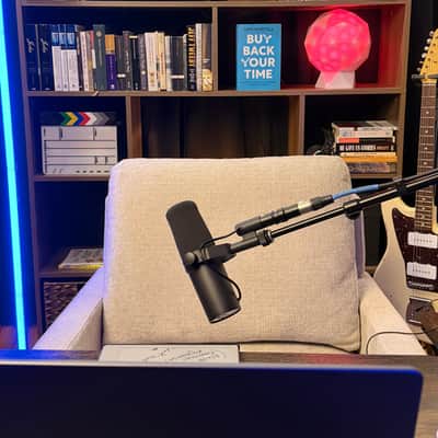 PODCAST: Shure SM7B Cardioid Dynamic Microphone 2001 - Present - Black