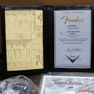 Fender Custom Shop Limited Edition 70th Anniversary 1954 Stratocaster Relic Nocaster Blonde with Black Pickguard 7.55 LBS image 14