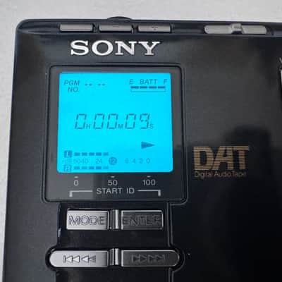 Sony PCM-M1 legendary professional-grade Digital Audio Tape (DAT) recorder 2000 - Excellent image 7