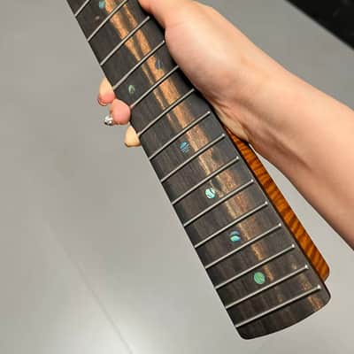 2.9mm frets Striped Ebony Fretboard 22frets 5a Roasted flame Maple guitar neck Radius 12inch Round stainless steel 22 frets Roasted flame Maple guitar neck Striped Ebony fingerboard 25.5inch hole 10mm Radius: 12 inches. image 4