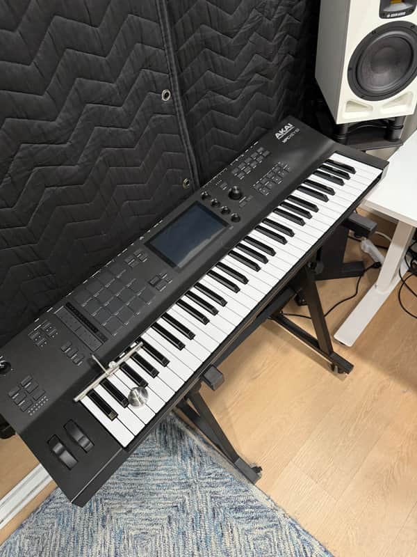 Akai MPC Key 61 Standalone Workstation Synthesizer 2022 - Present - Black image 1