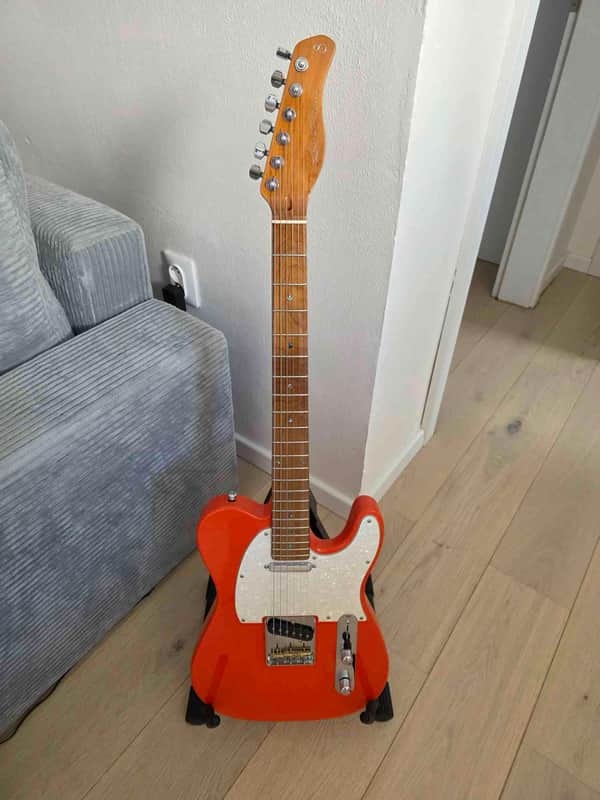 Sire Larry Carlton T7 2024 - Fiesta Red image 1
