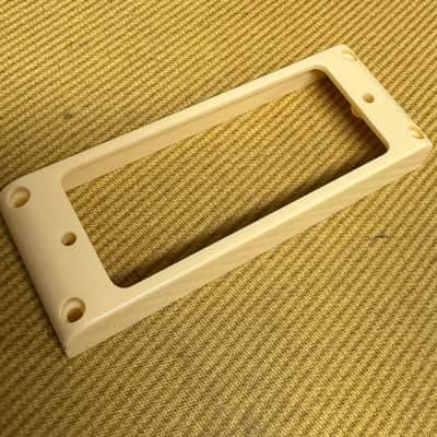 PC-018C Cream Flat Bottom Mini Humbucker Plastic Ring