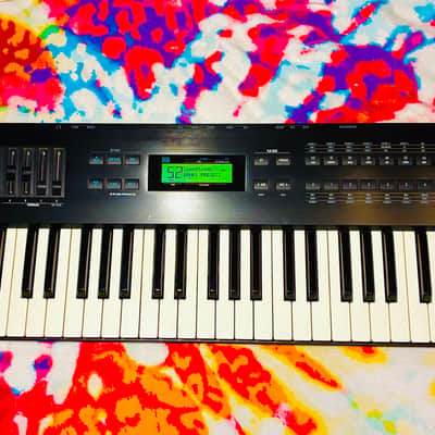 Alesis QS6.1 64-Voice Expandable Synthesizer