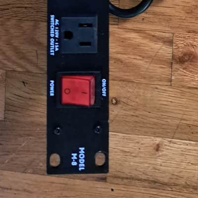 Furman M-8 Power Distribution & Conditioner - Black image 4