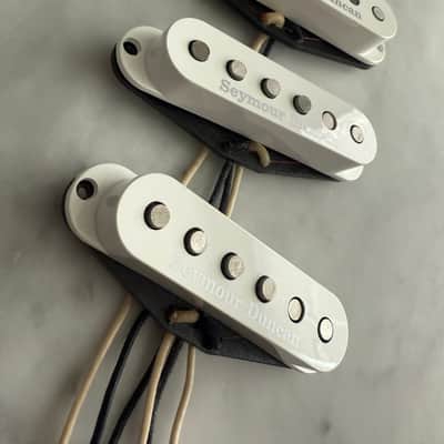 Seymour Duncan SSL-1 Vintage Staggered Strat Pickups with FREE Pure White Covers - White image 3