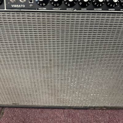 Fender '65 Twin Reverb Reissue 85-Watt 2x12" Guitar Combo 1991 - Present - Black image 3