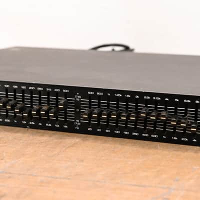 dbx 1531X Dual 31-Band Graphic Equalizer with Mono/Stereo Switch CG01XS3 image 3