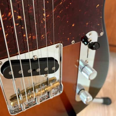 Fender American Professional II Telecaster with Rosewood Fretboard 2020 - Present - 3-Color Sunburst image 4