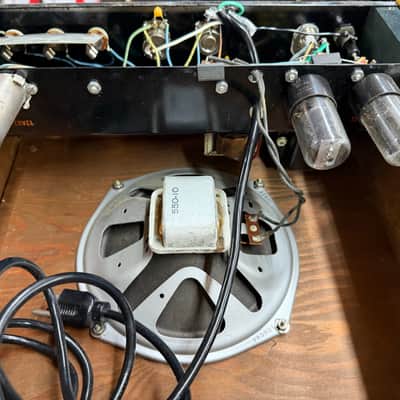 Oahu Valco Made Amp Similer to Champ 1958 - Yellow image 10