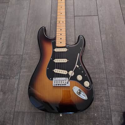 Fender American Ultra Luxe Stratocaster 2021 2-Color Sunburst Stainless Frets w/ Case image 1