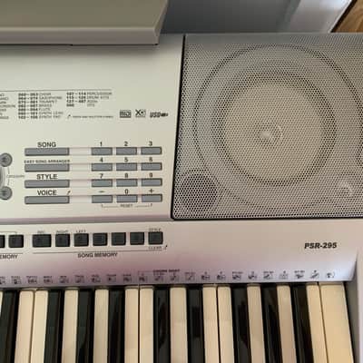 Yamaha PSR-295 Midi keyboard / piano image 4