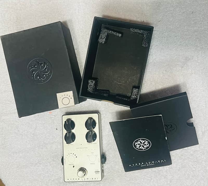Darkglass Electronics Hyper Luminal Hybrid Compressor 2018-PRESENT image 1
