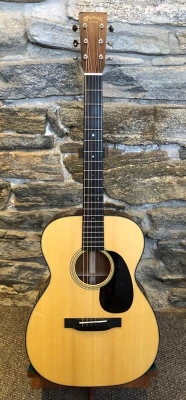 Martin 00-18 Standard Series 2025 - Natural image 1